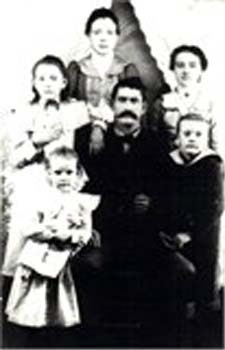 James Ellington Forkner Family
L to R: Mary Mattie, James E. , Odis
Back L to R: Cenis May Mable, Centenia Taliaferro, Lucy Grace