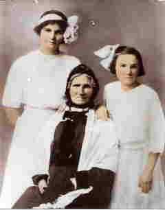 Mary Gertrude Skittletharpe born 1897 standing left
with grandmother Susan Ellen Cordon Woolard born 1835
and sister Juanita Skittletharpe born 1901